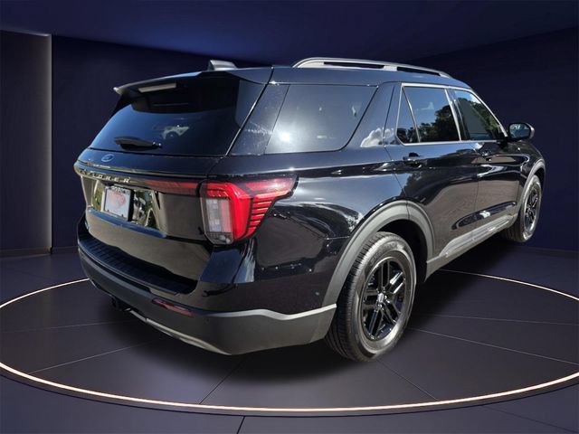 Certified 2025 Ford Explorer Active w/ Active Comfort Package RWD image 3