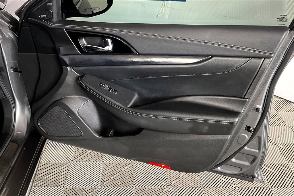Used 2023 Nissan Maxima Platinum w/ Sport Mat Group FWD image 19