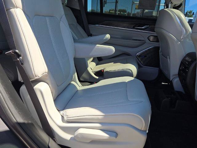 Used 2021 Jeep Grand Cherokee L Overland w/ Luxury Tech Group IV AWD/4WD image 9