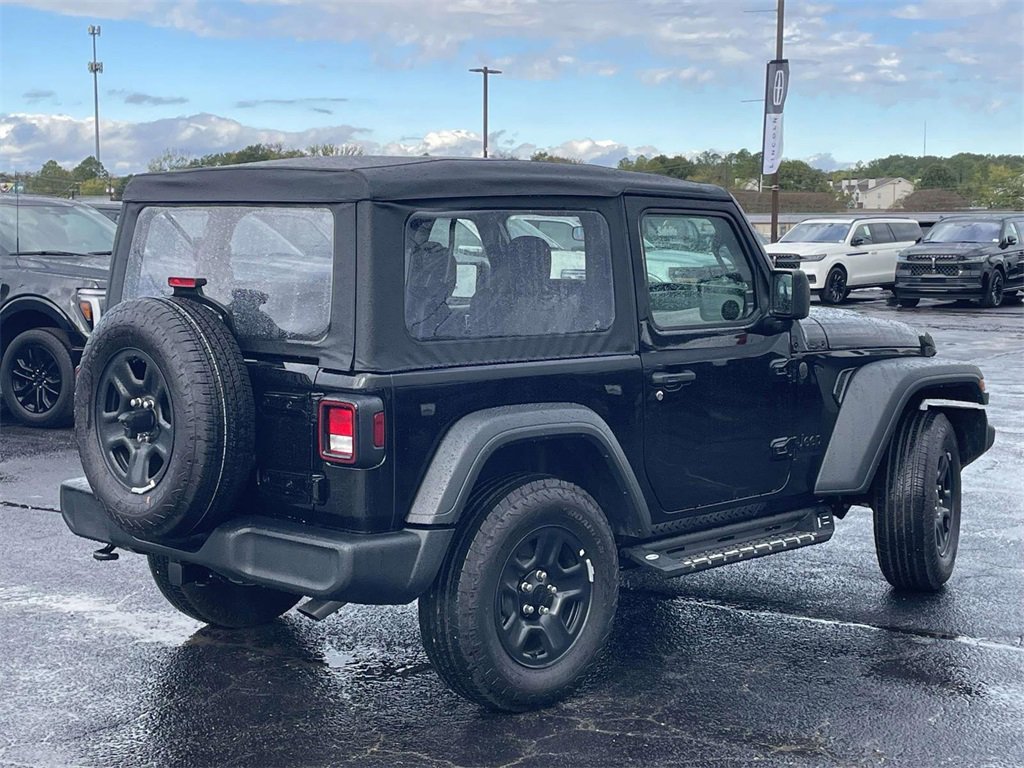 Used 2025 Jeep Wrangler Sport image 3