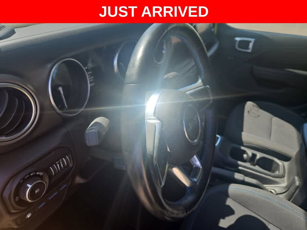 Used 2022 Jeep Wrangler Unlimited Rubicon 4xe w/ Cold Weather Group AWD/4WD image 9
