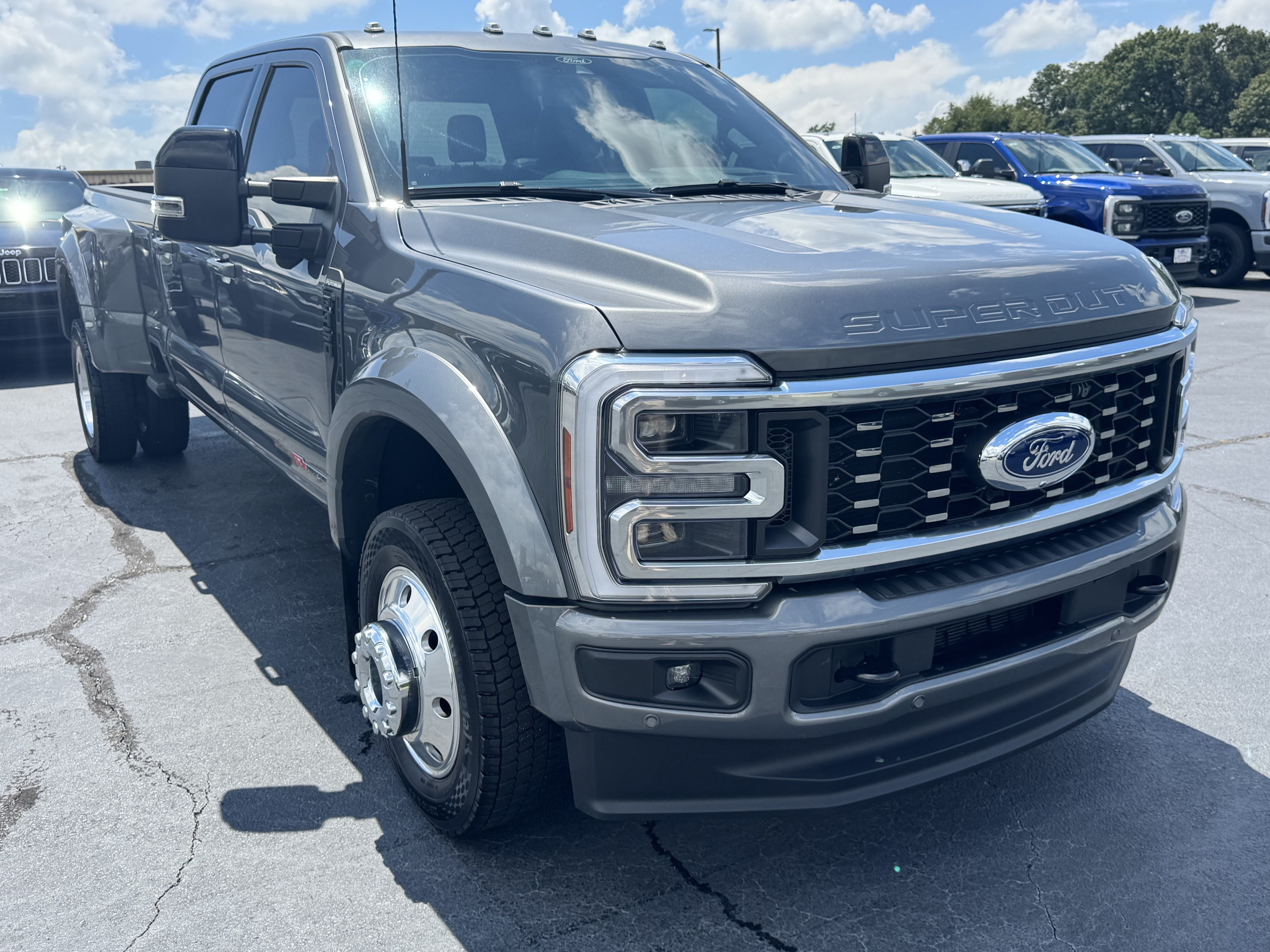 Certified 2025 Ford F450 Platinum w/ FX4 Off-Road Package AWD/4WD image 4