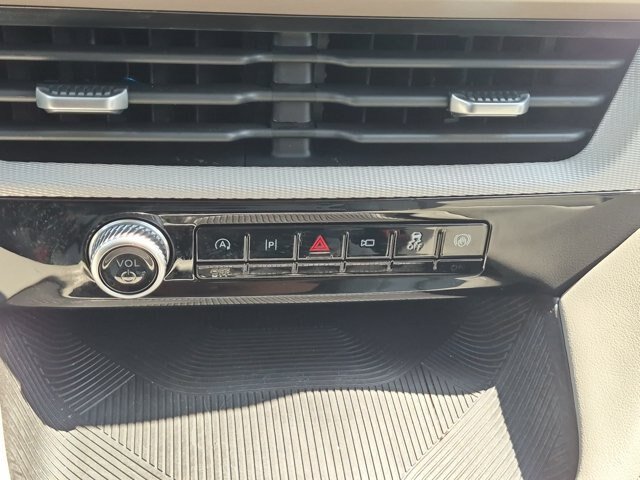 Certified 2025 Ford Explorer Active w/ Active Comfort Package AWD/4WD image 26