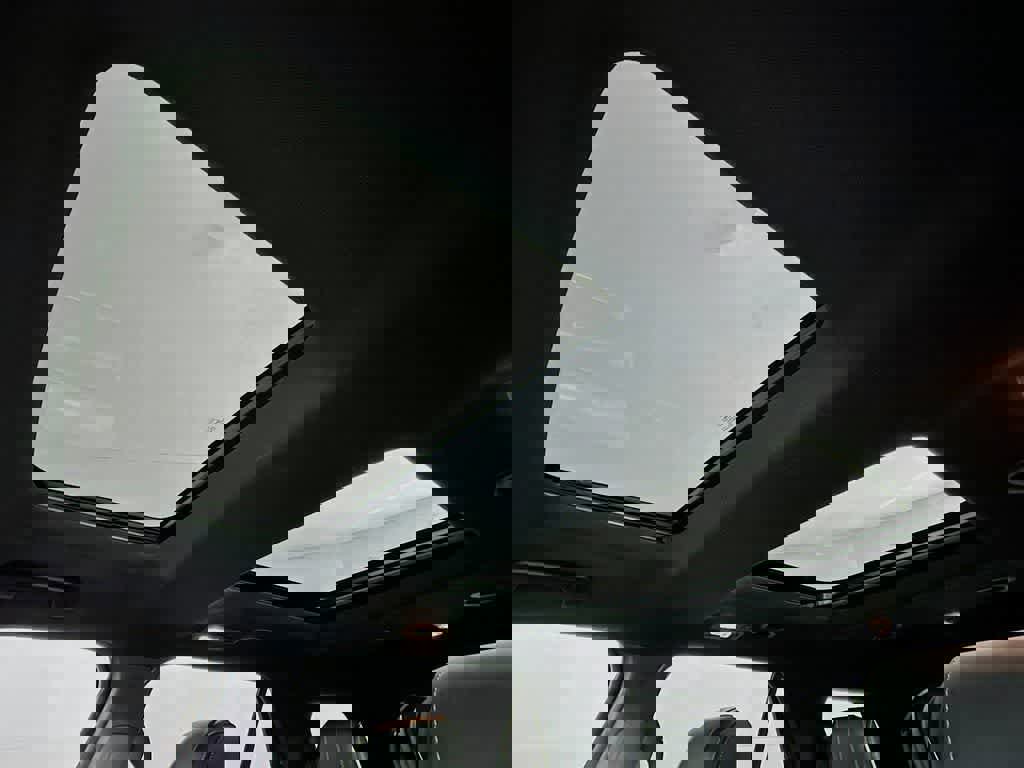 Certified 2017 Ford Explorer Platinum image 32