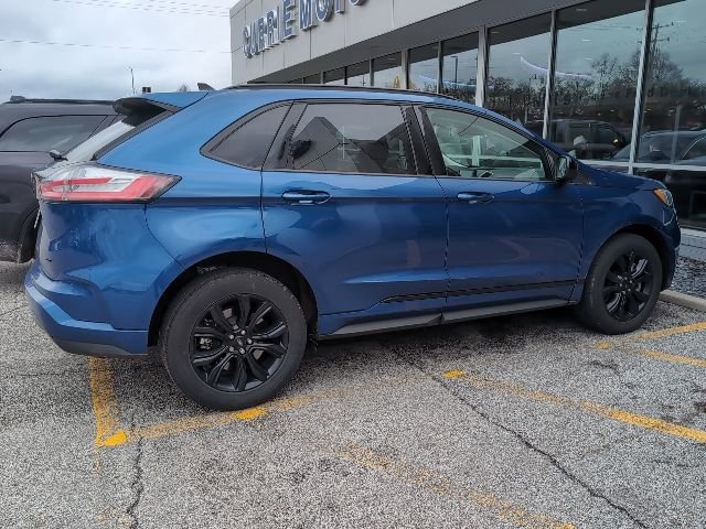 Certified 2022 Ford Edge SE w/ Black Appearance Package image 2