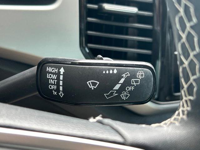 Used 2023 Volkswagen Atlas SE w/ Black Wheel Package FWD image 30