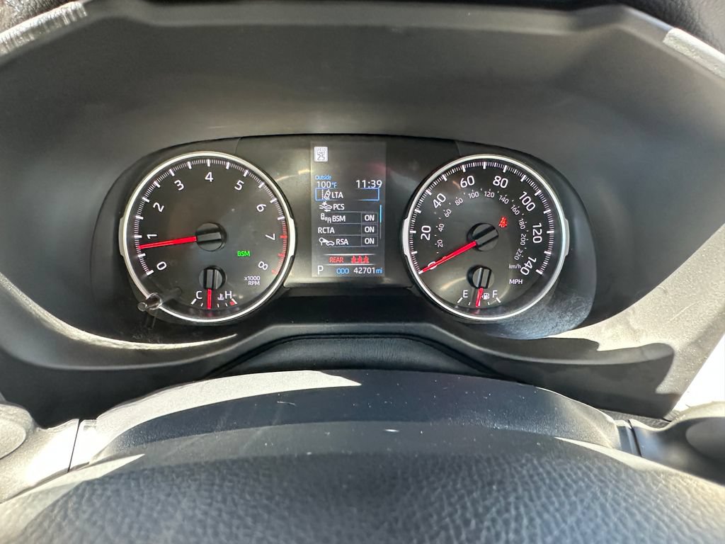 Used 2022 Toyota RAV4 XLE Premium FWD image 29