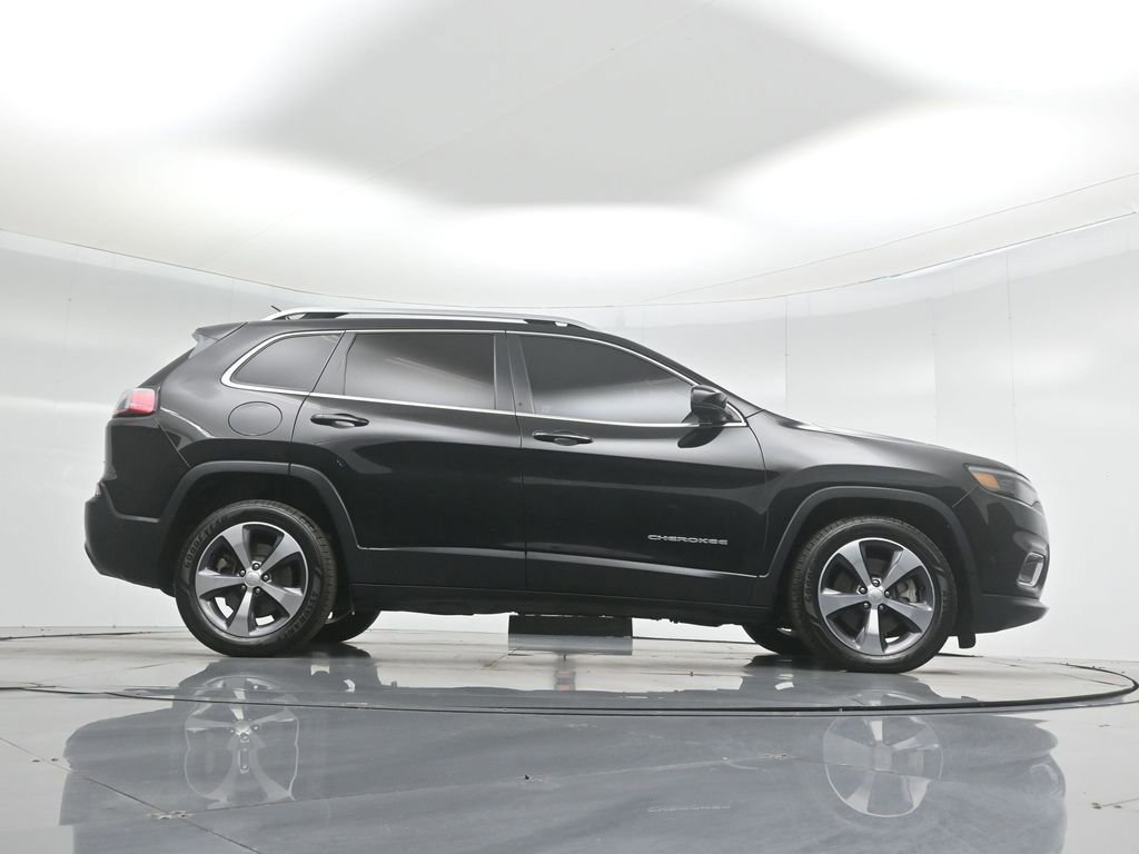 Used 2019 Jeep Cherokee Limited w/ Technology Group image 9