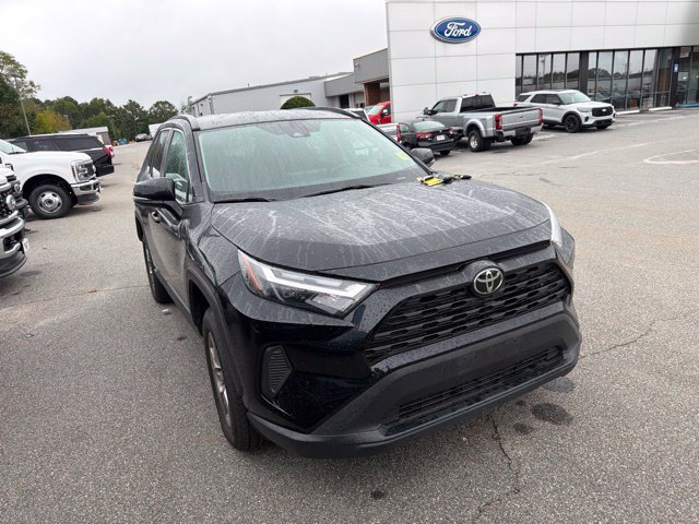 Used 2024 Toyota RAV4 XLE FWD image 2