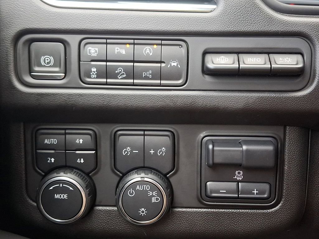 Used 2023 Chevrolet Tahoe Premier w/ Advanced Technology Package image 27