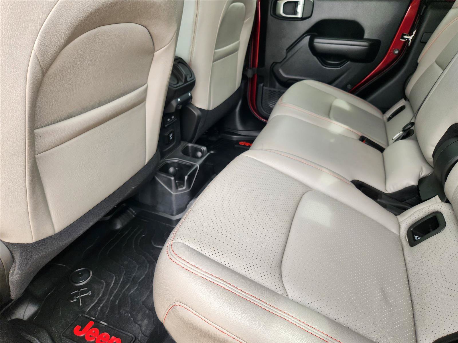 Used 2021 Jeep Gladiator Sport AWD/4WD image 29