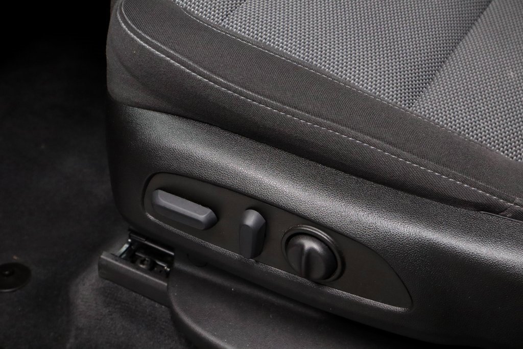 Used 2023 Chevrolet Traverse LT image 24