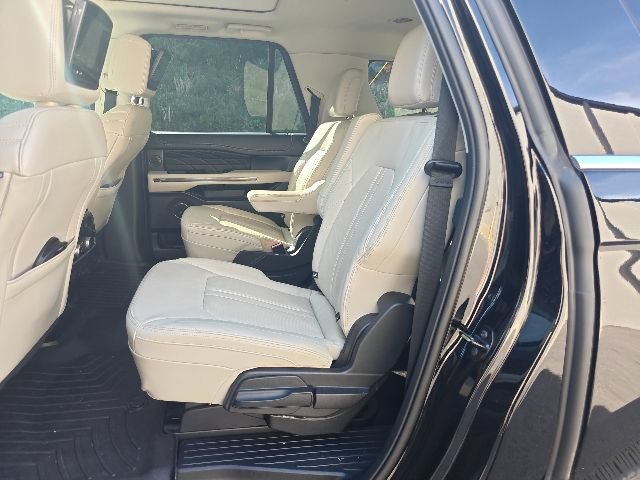 Certified 2021 Ford Expedition Max Platinum RWD image 10