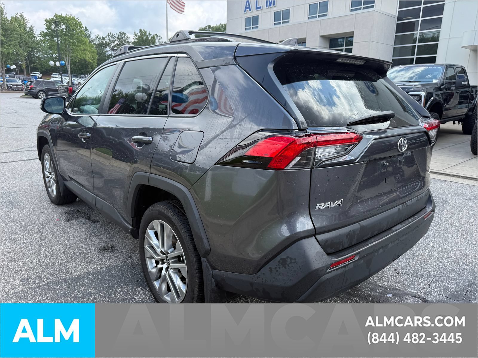Used 2024 Toyota RAV4 XLE Premium FWD image 10