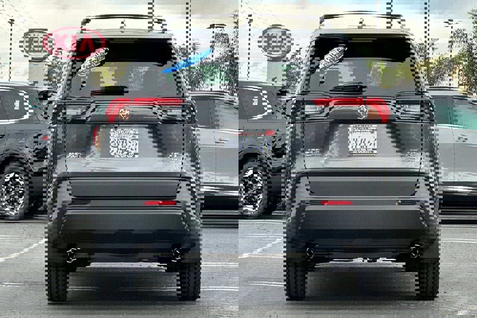 Used 2023 Toyota RAV4 XLE Premium image 4