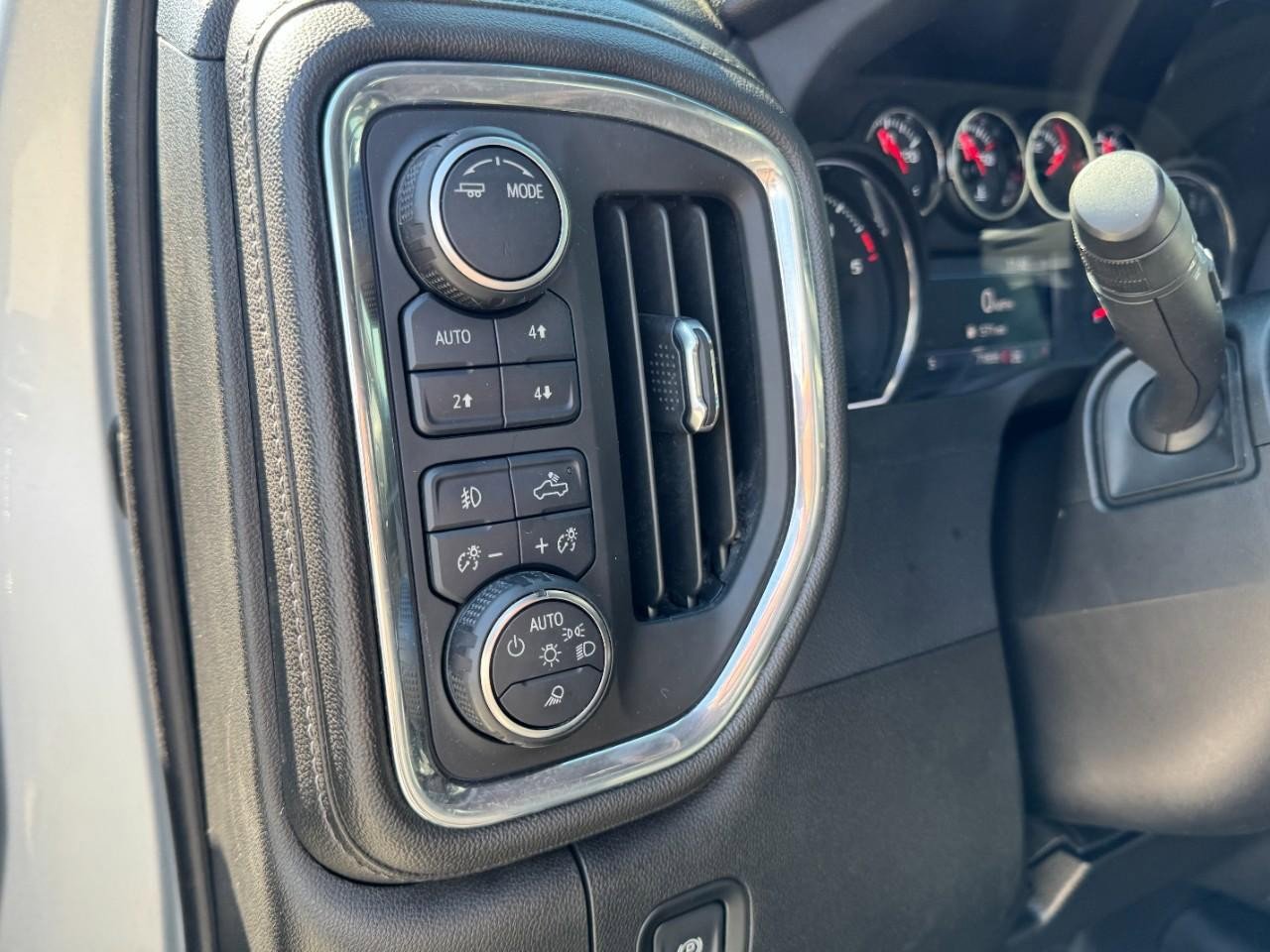 Used 2023 Chevrolet Silverado 2500 LTZ w/ Gooseneck/5TH Wheel Package image 15