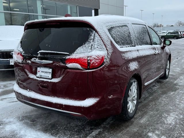 Used 2018 Chrysler Pacifica Touring-L Plus image 3