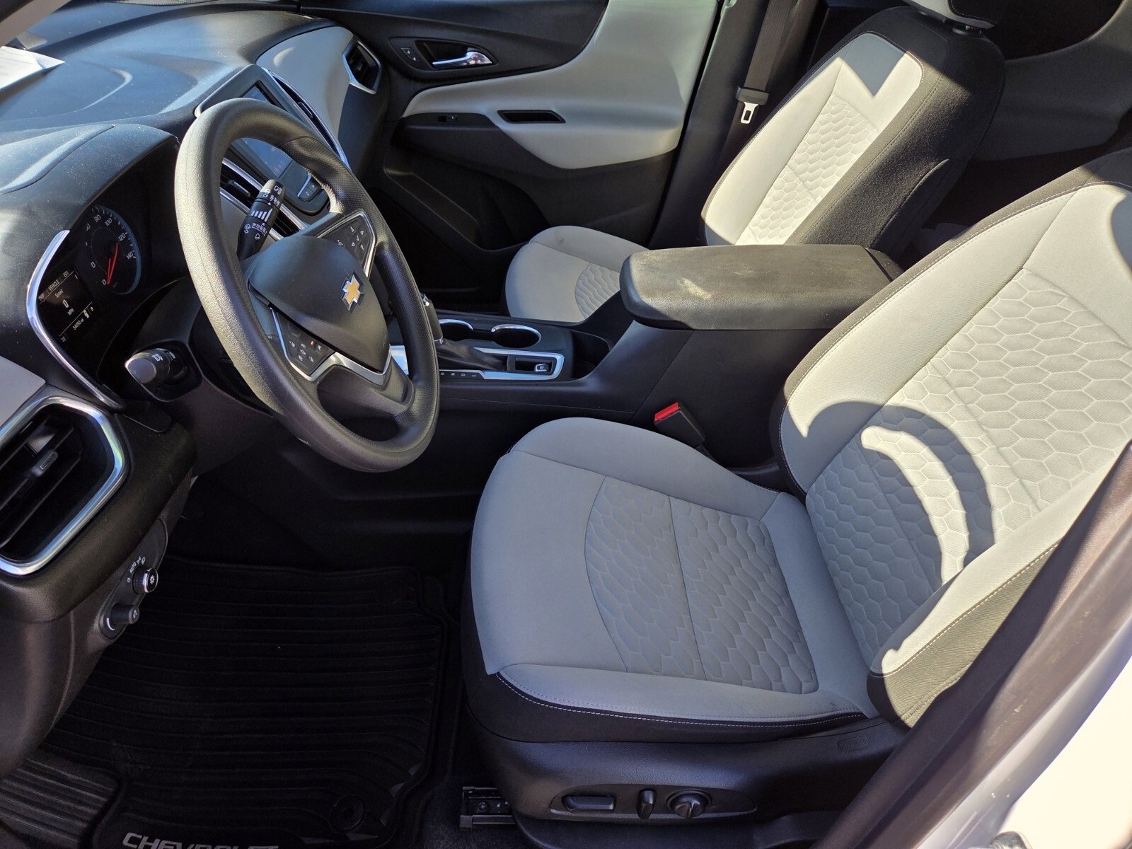 Used 2020 Chevrolet Equinox LS w/ LS Convenience Package image 10