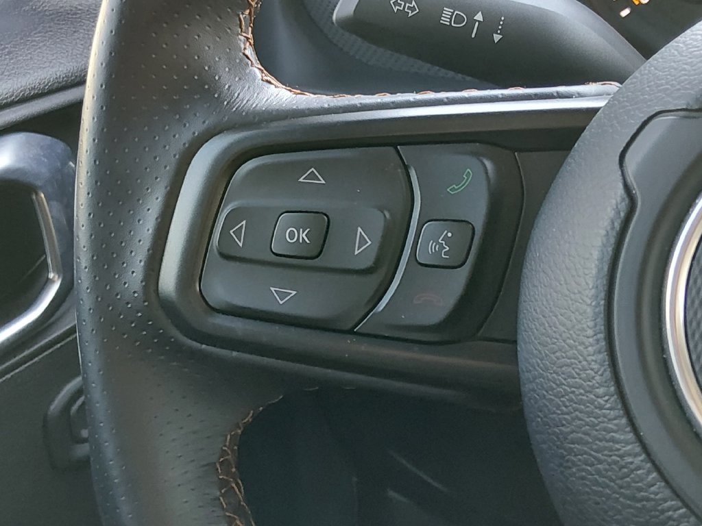 Used 2025 Jeep Gladiator Mojave w/ Safety Group AWD/4WD image 24