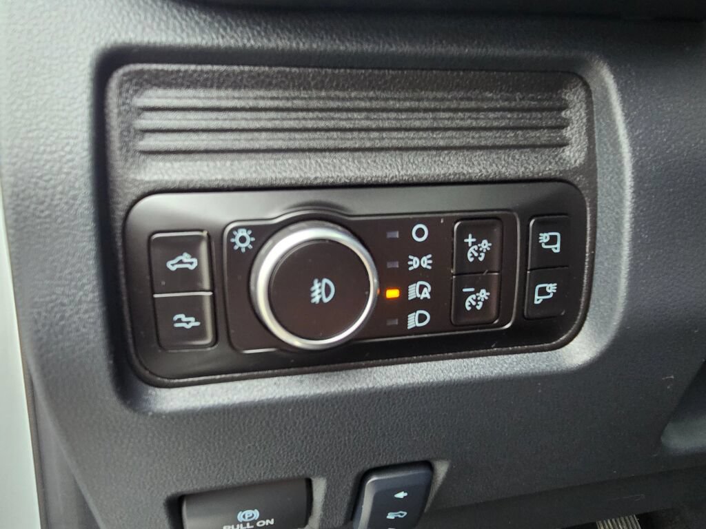 Certified 2026 Ford F350 Platinum AWD/4WD image 19