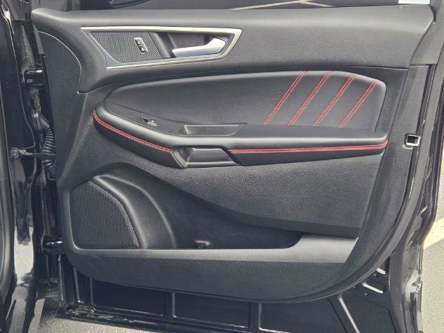 Certified 2024 Ford Edge ST-Line w/ Class II Trailer Tow Package image 5