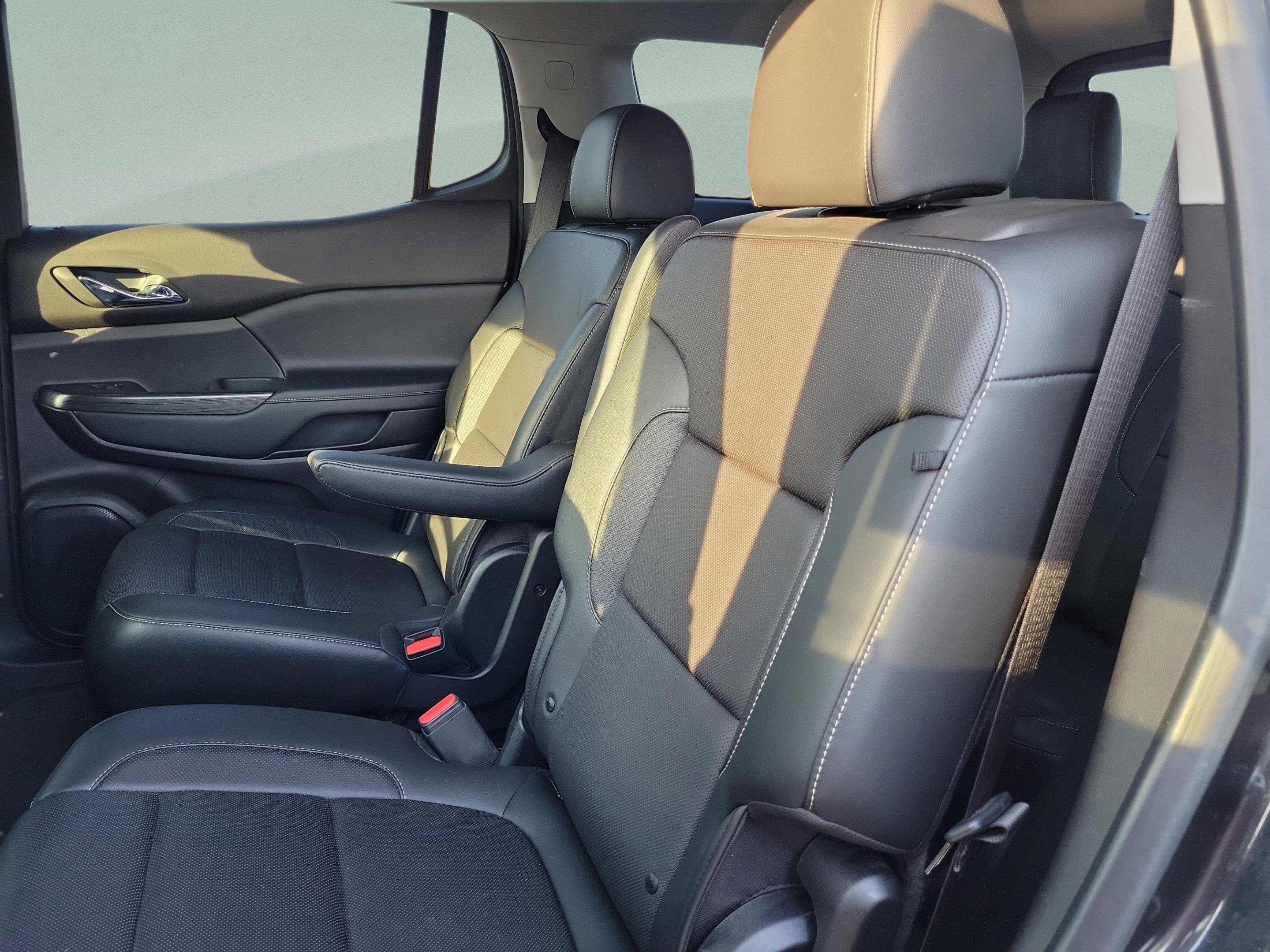 Used 2020 GMC Acadia SLT w/ Premium Package image 9