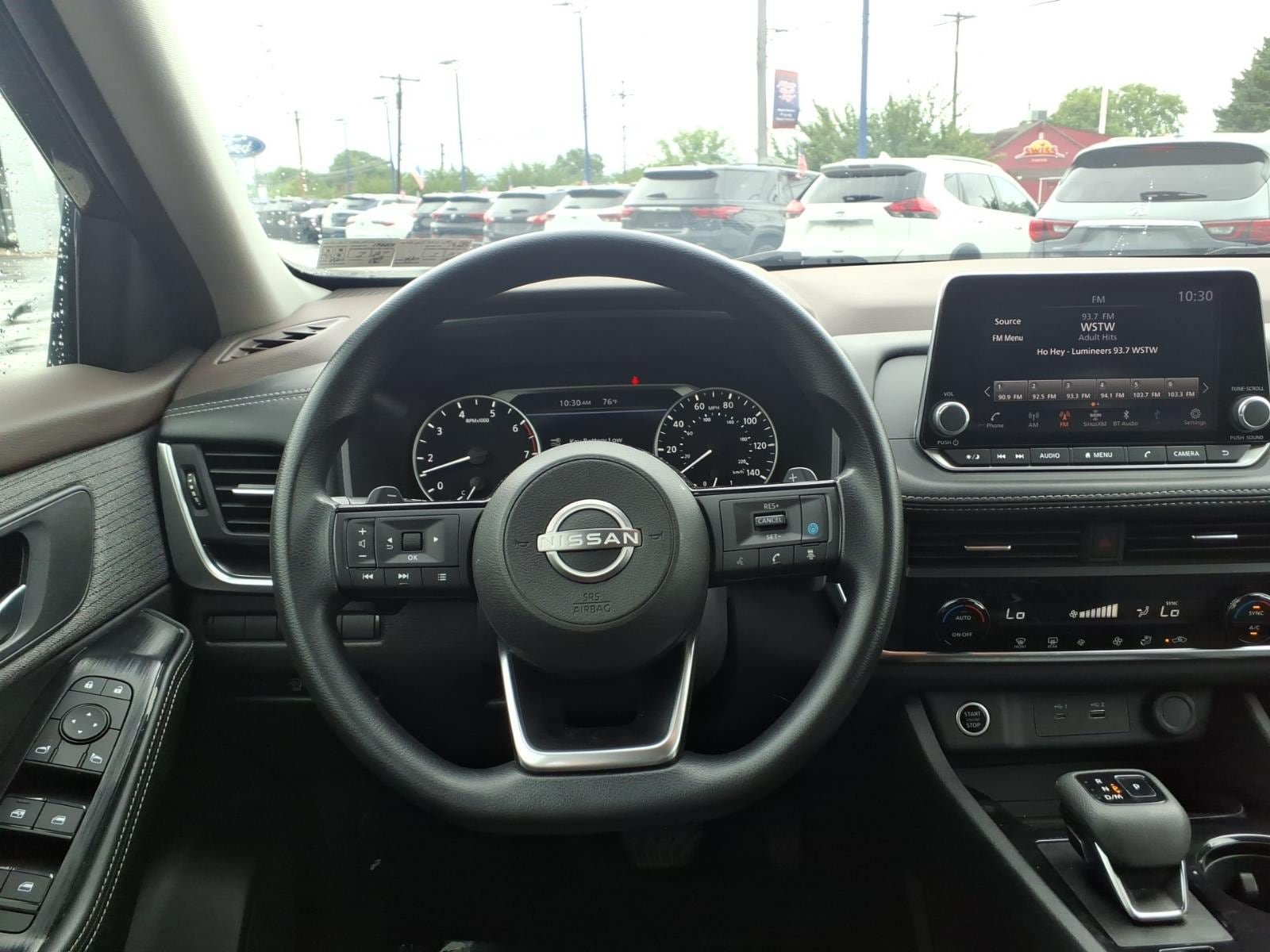 Used 2023 Nissan Rogue SV AWD/4WD image 14