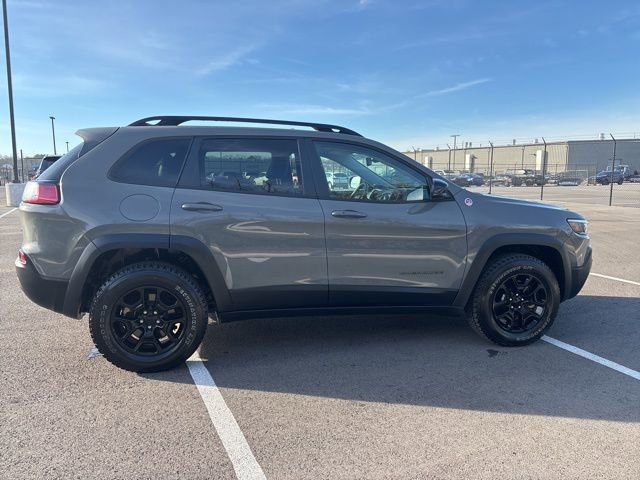 Used 2022 Jeep Cherokee Trailhawk image 5