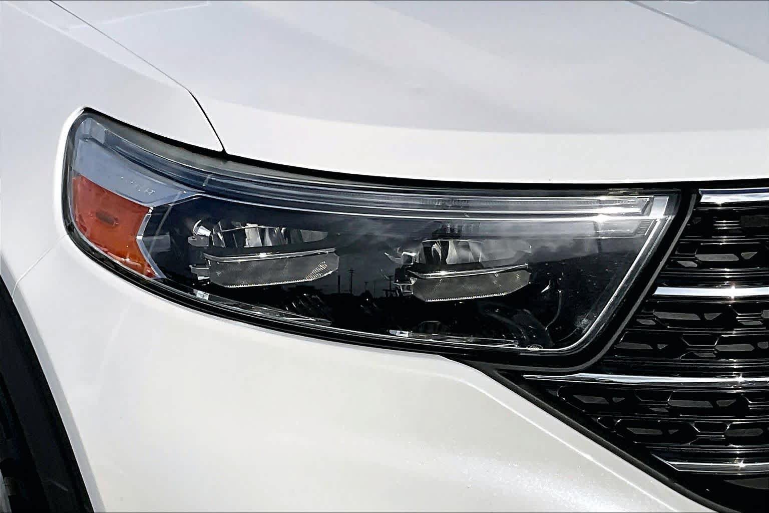 Certified 2020 Ford Explorer XLT w/ Equipment Group 202A AWD/4WD image 23