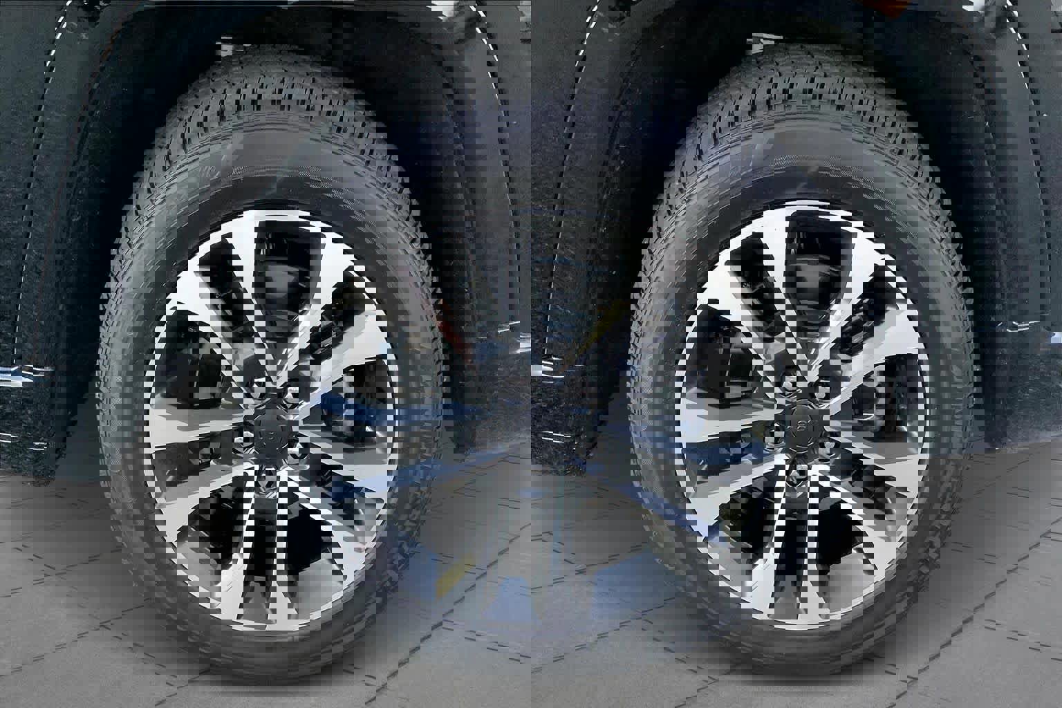 Used 2023 Jeep Grand Cherokee L Overland w/ Advanced Protech Group III image 12