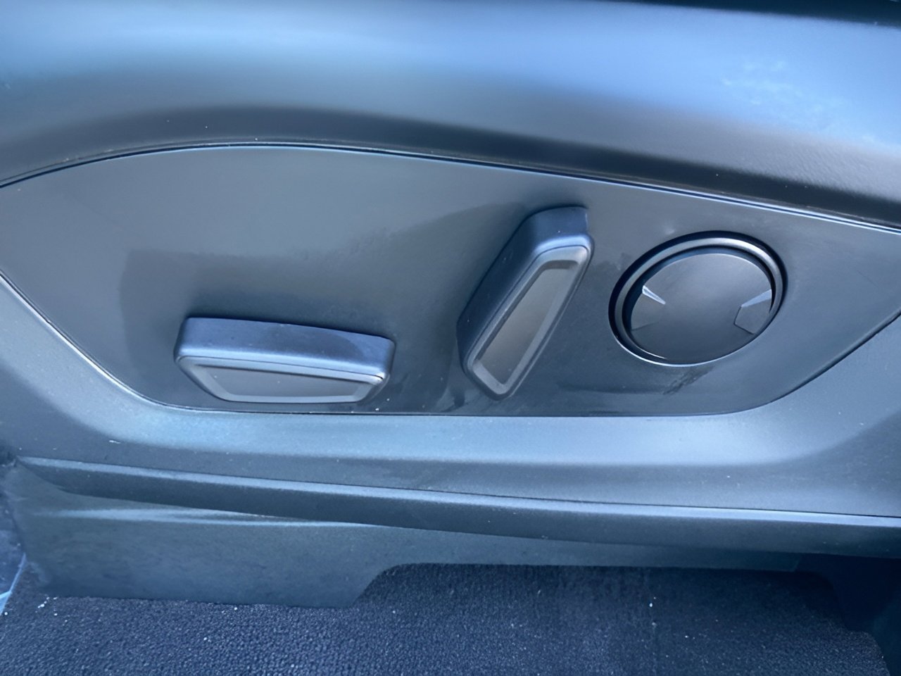 Certified 2024 Ford Explorer Limited w/ Equipment Group 301A image 10