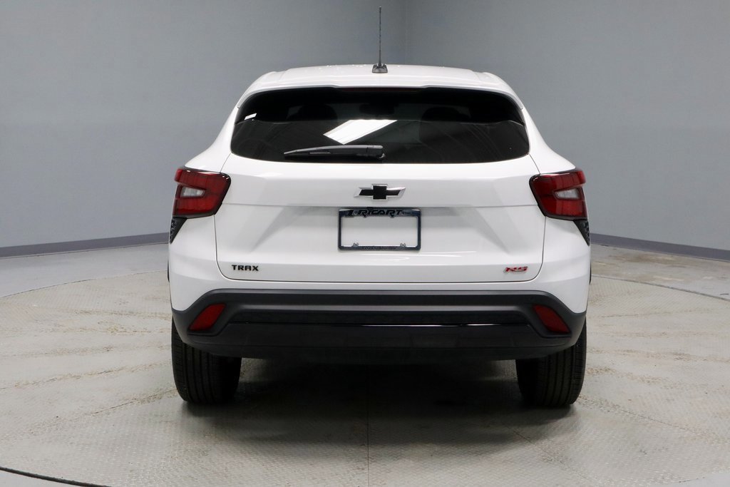 Used 2025 Chevrolet Trax RS w/ Driver Confidence Package image 4