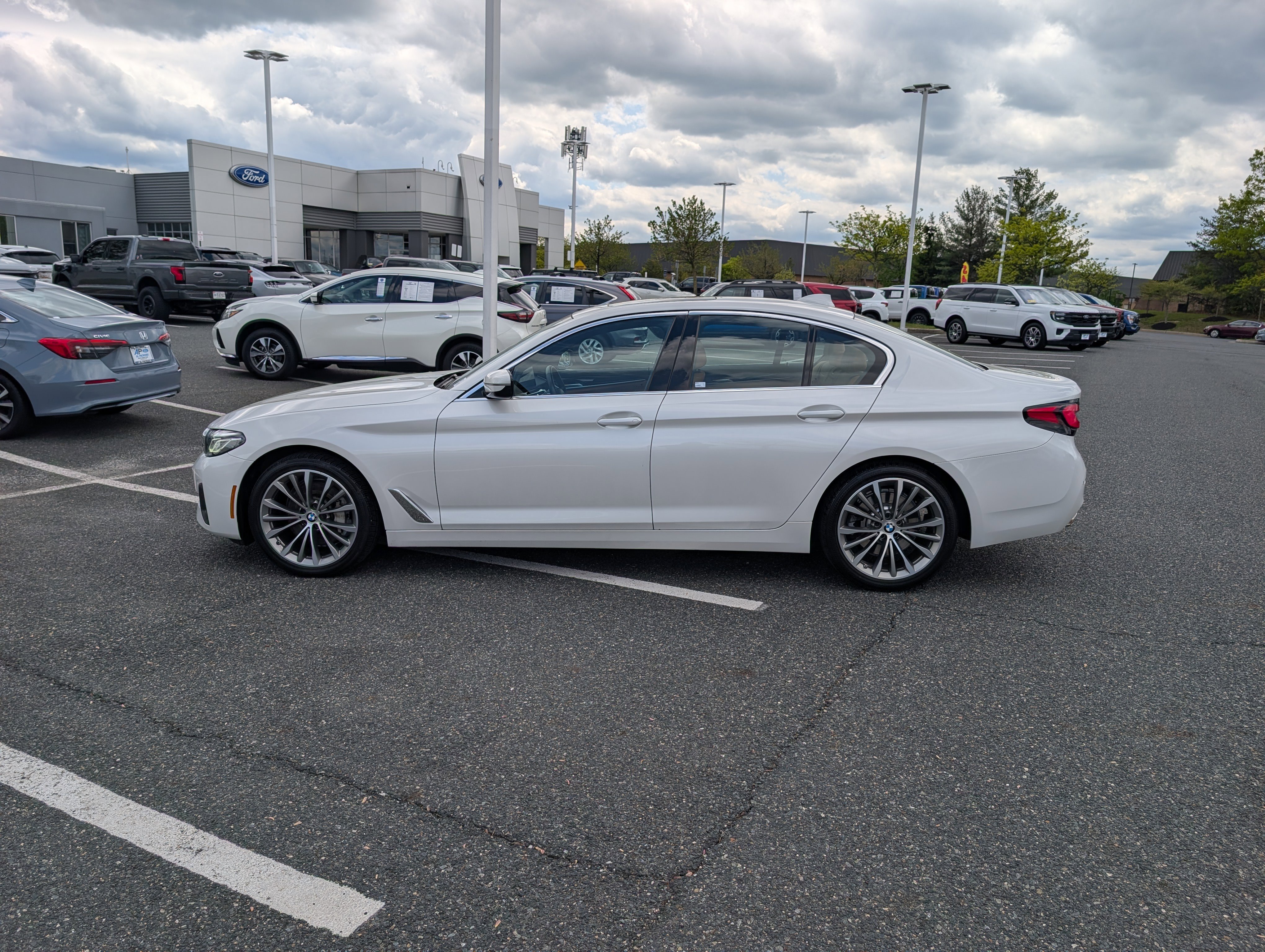 Used 2022 BMW 530i xDrive w/ Premium Package AWD/4WD image 6