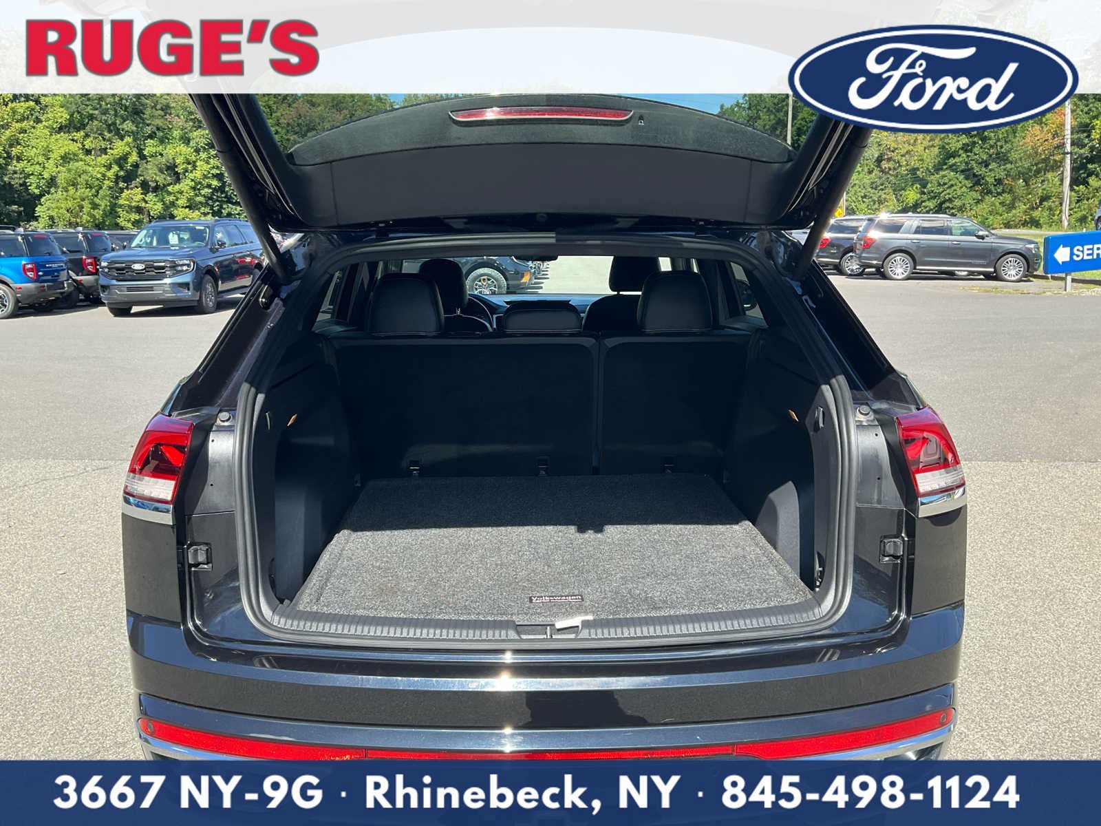 Used 2021 Volkswagen Atlas Cross Sport SE w/ Panoramic Sunroof Package AWD/4WD image 17