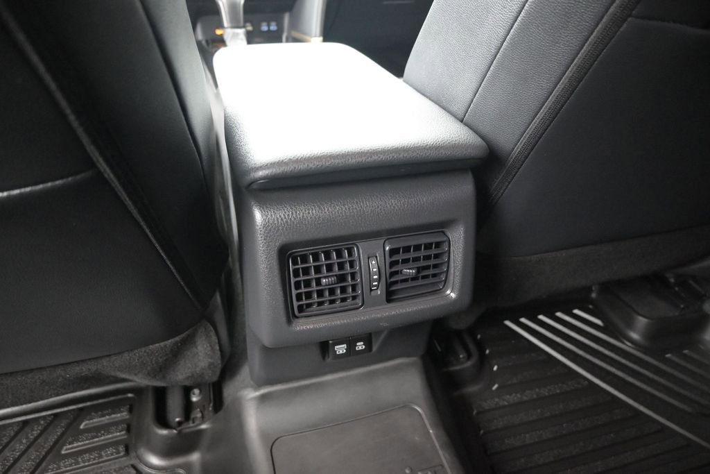 Used 2025 Toyota Camry SE FWD image 20