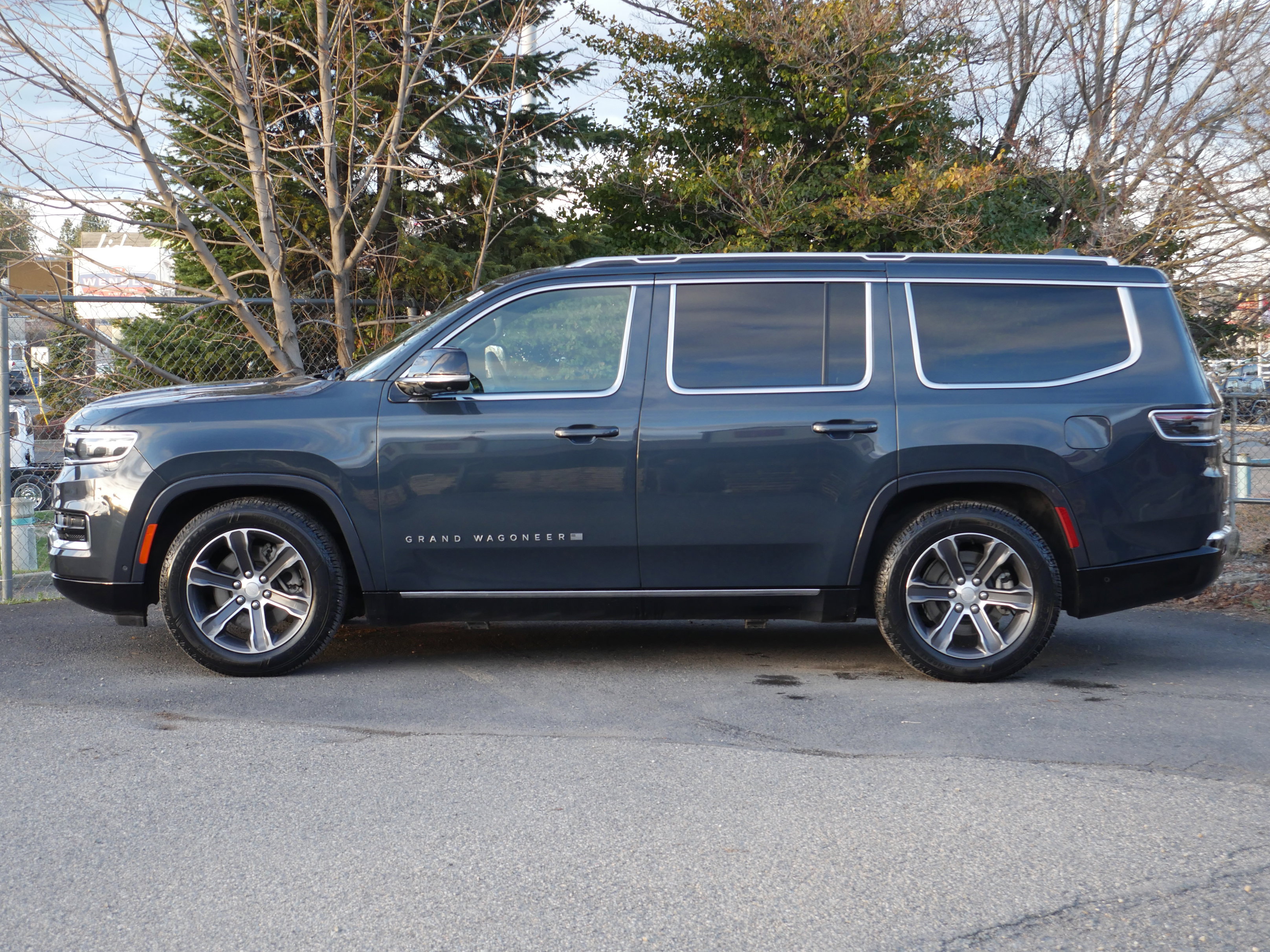Used 2023 Jeep Grand Wagoneer 4WD image 17