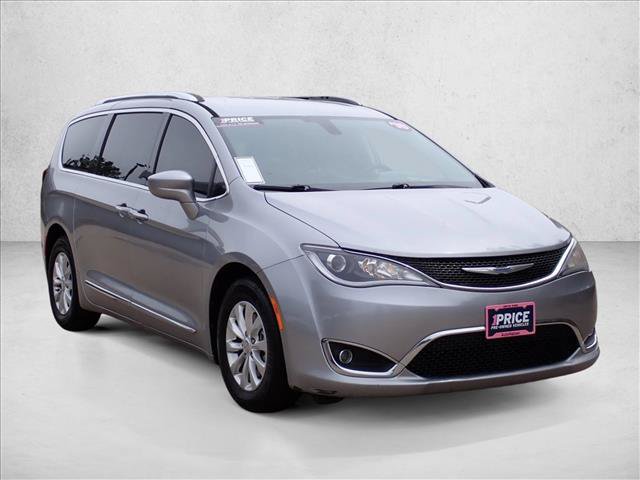 Used 2018 Chrysler Pacifica Touring-L FWD image 6