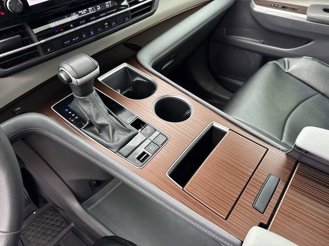 Used 2024 Toyota Sienna XLE image 26