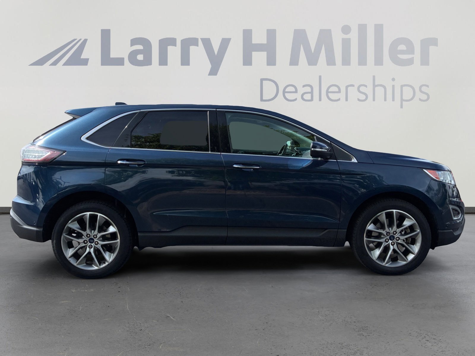 Certified 2017 Ford Edge Titanium w/ Equipment Group 302A AWD/4WD image 6