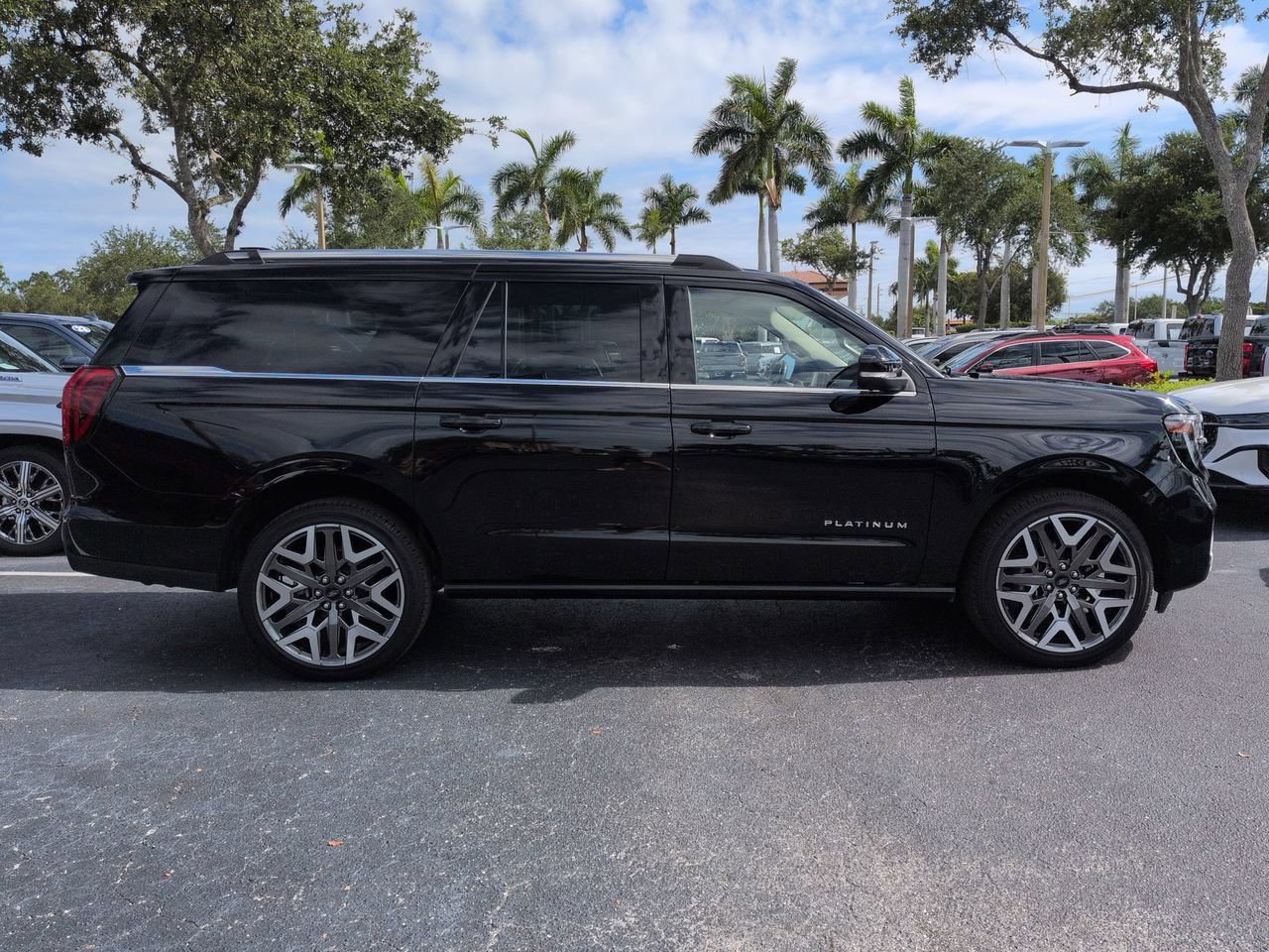 Certified 2025 Ford Expedition Max Platinum w/ Platinum Ultimate Package AWD/4WD image 3