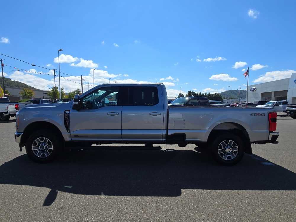 Certified 2023 Ford F350 Lariat w/ Lariat Ultimate Package AWD/4WD image 2