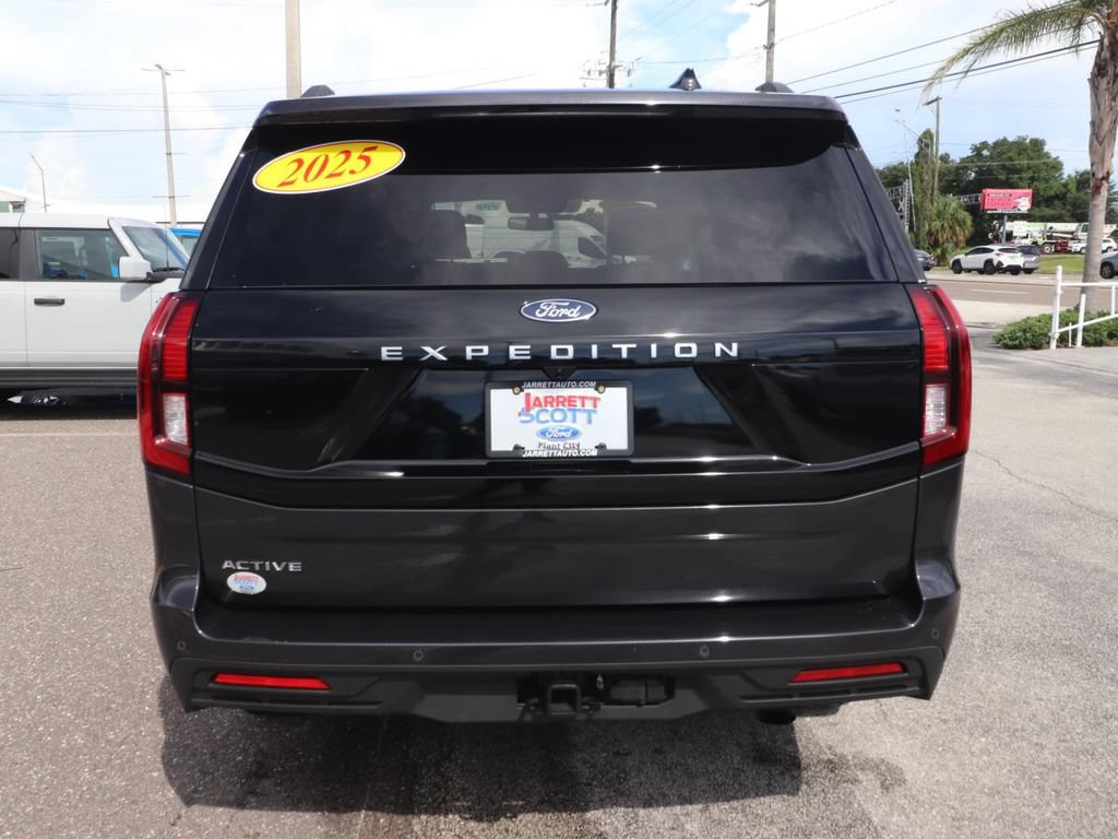 Certified 2025 Ford Expedition Active RWD image 14