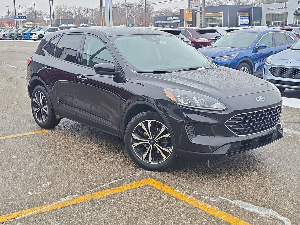 Certified 2022 Ford Escape SE w/ SE Sport Appearance Package AWD/4WD image 35