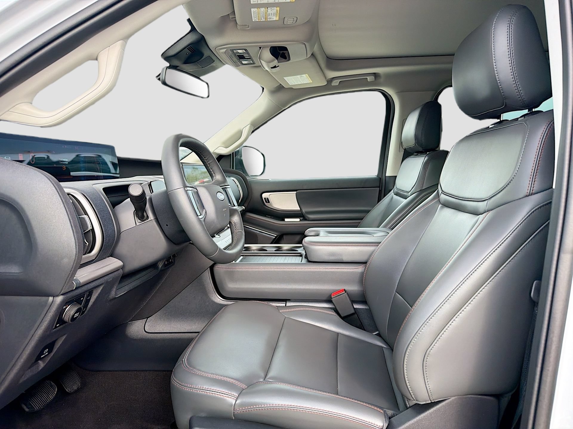 Certified 2025 Ford Expedition Active AWD/4WD image 27