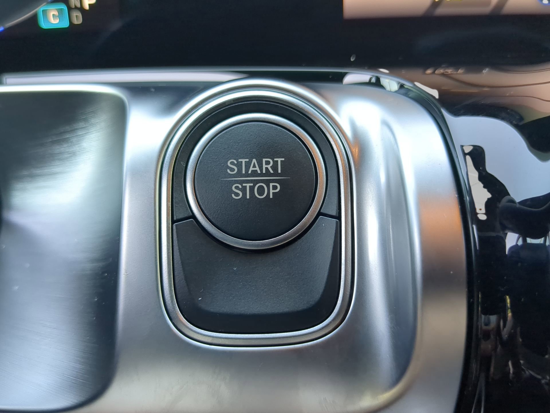 Used 2025 Mercedes-Benz EQB 300 4MATIC image 69