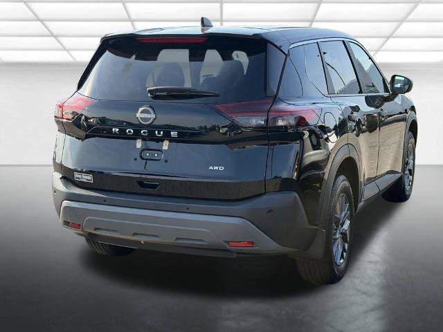 Used 2023 Nissan Rogue S AWD/4WD image 9