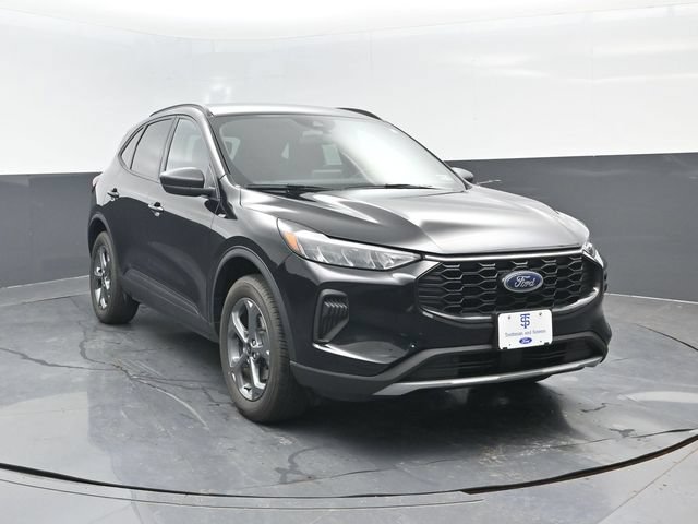 Certified 2025 Ford Escape ST-Line AWD/4WD image 2