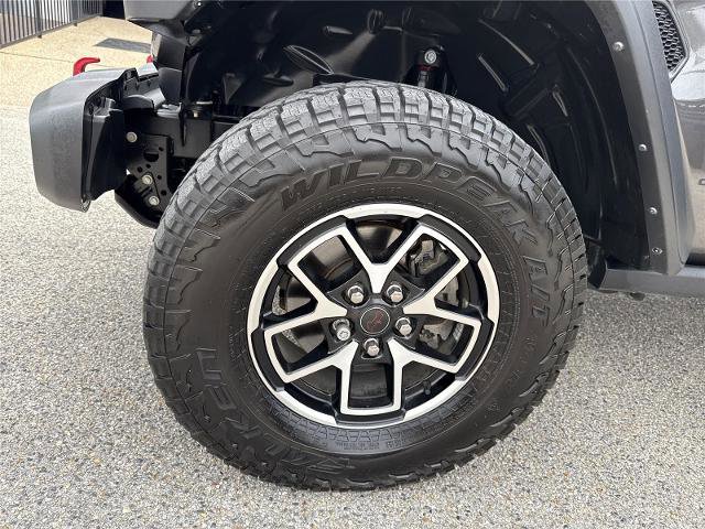 Used 2024 Jeep Gladiator Rubicon w/ Technology Group image 32