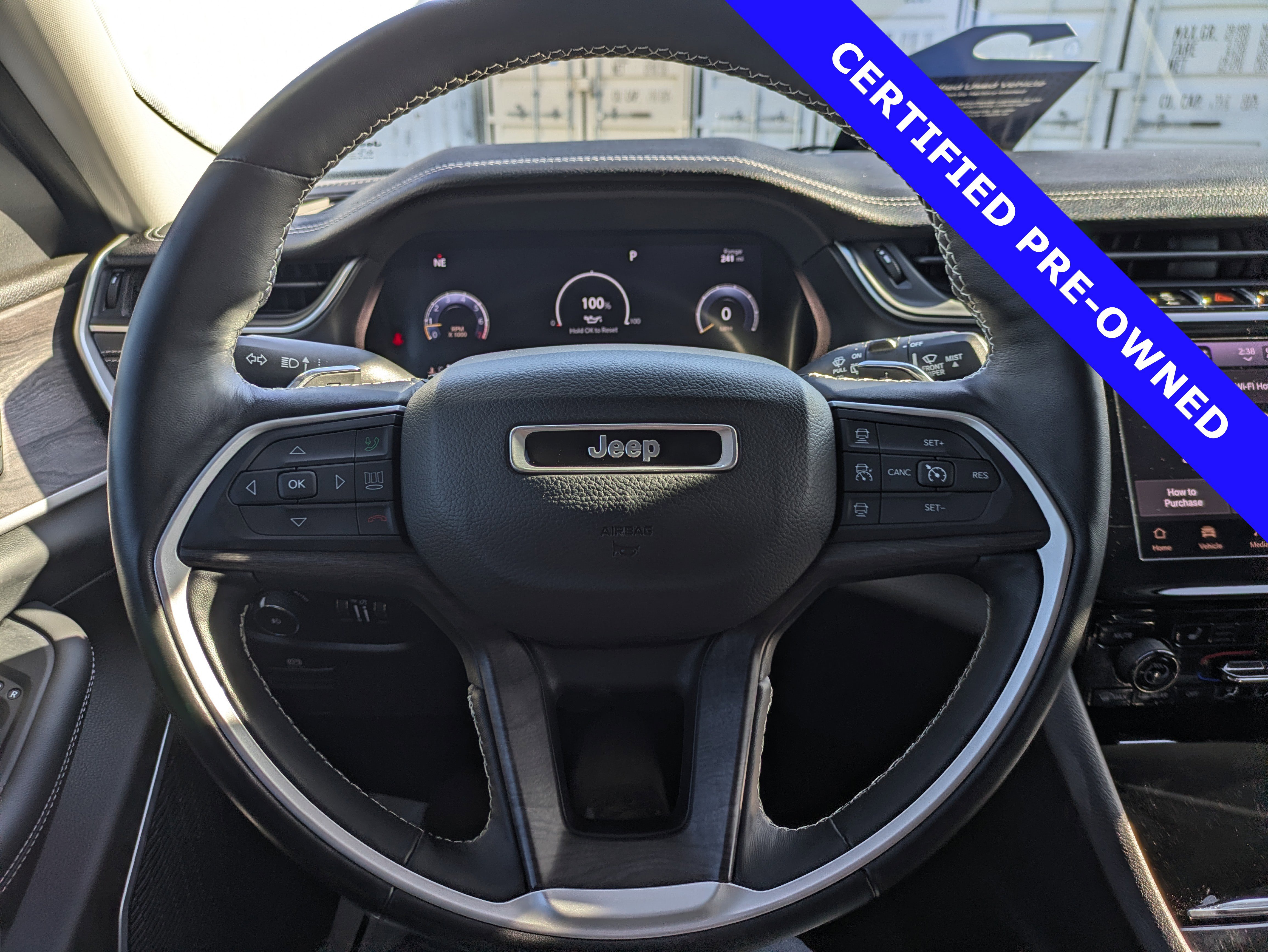 Used 2022 Jeep Grand Cherokee Limited image 26