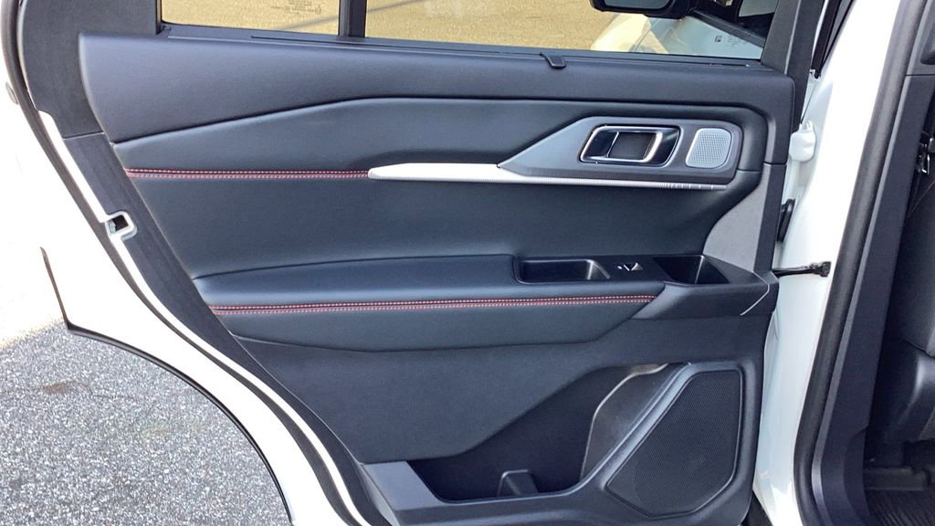 Certified 2025 Ford Explorer ST image 15